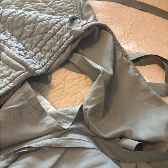 Pair of RARE Pottery Barn Aqua Washed Velvet and Silk Euro Shams - Picture 4 of 8